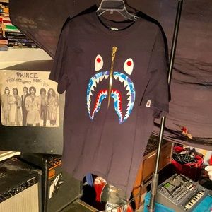 🔥BAPE Gold Zip Shark tee black/blue (NEW)🔥